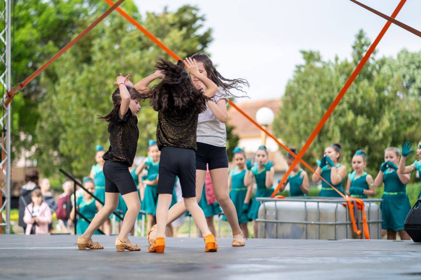 Над 500 подрастващи танцьори и певци се изявиха на Третия международен детски фестивал 